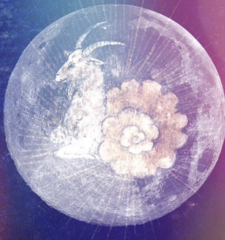 July Full Moon Capricorn & Crystals